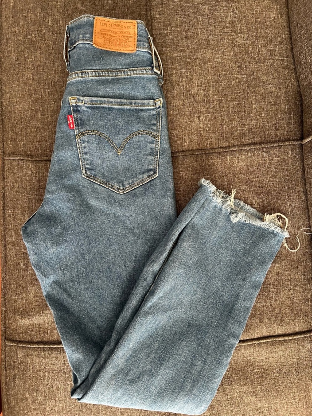 724 Levi's Light Blue High-Rise Straight Up Crop Jeans